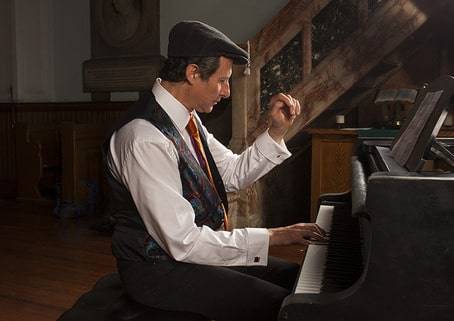 pianist Dmytro Morykit