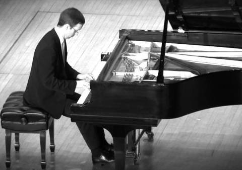pianist Joel Schoenhals