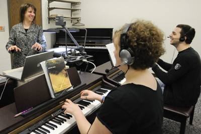 how to play a keyboard